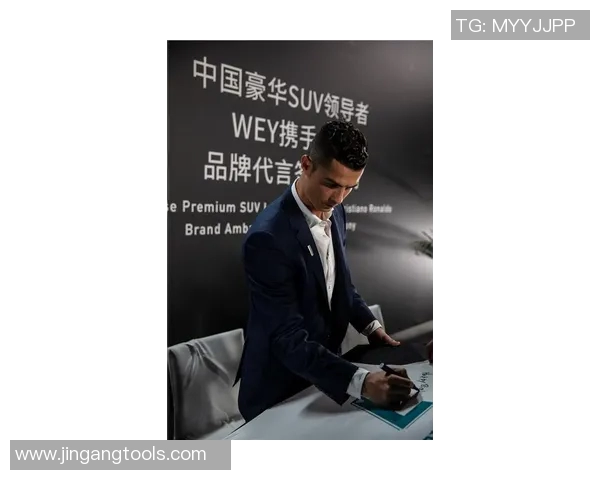 上海足球明星现状揭秘他们如今在何处踢球与发展动态分析